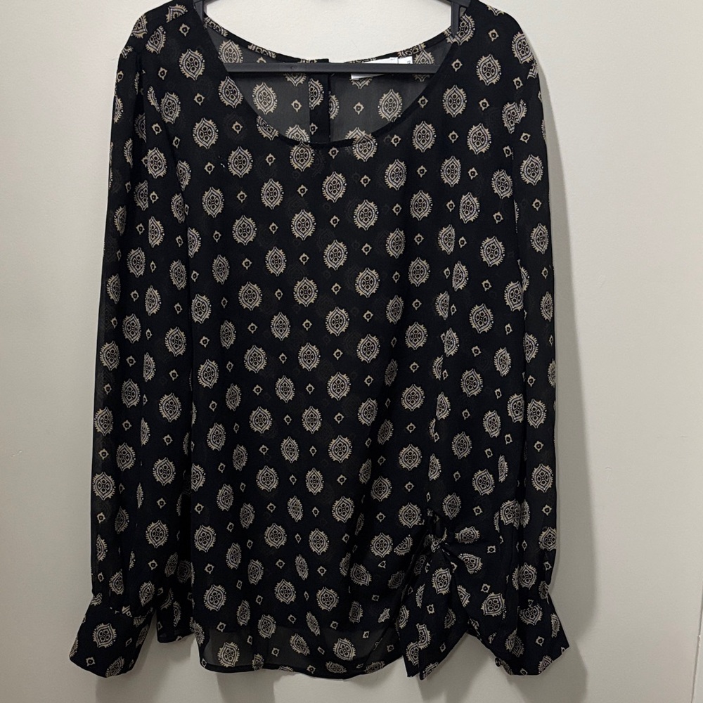 Ricki’s Women’s Black Patterned Long-Sleeve Blouse size 12 button cuff.